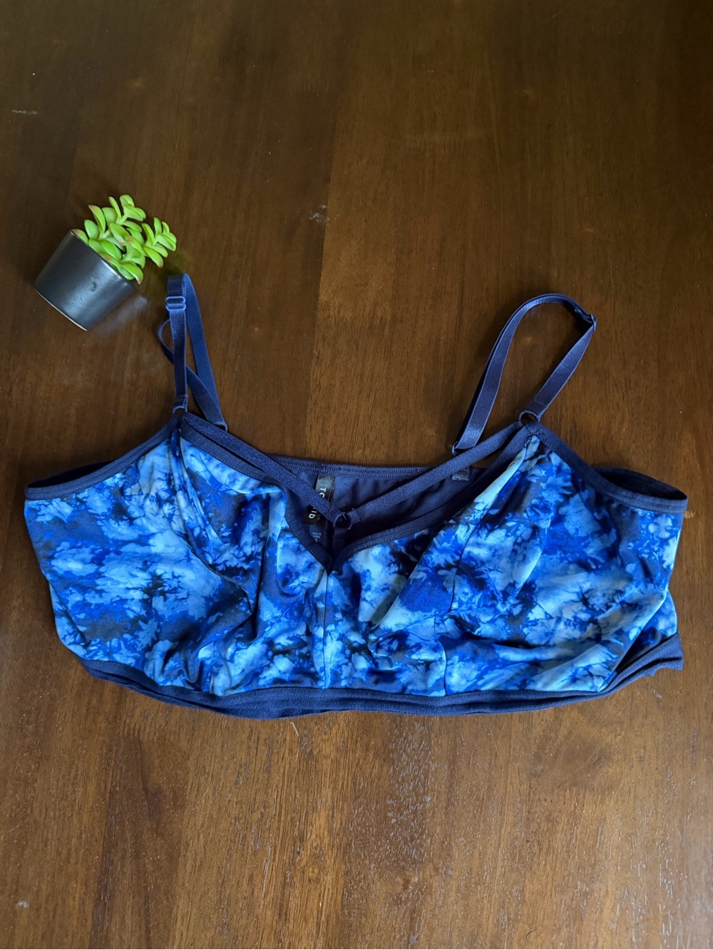 Torrid  Blue & White tie dye Bralette Size 3X